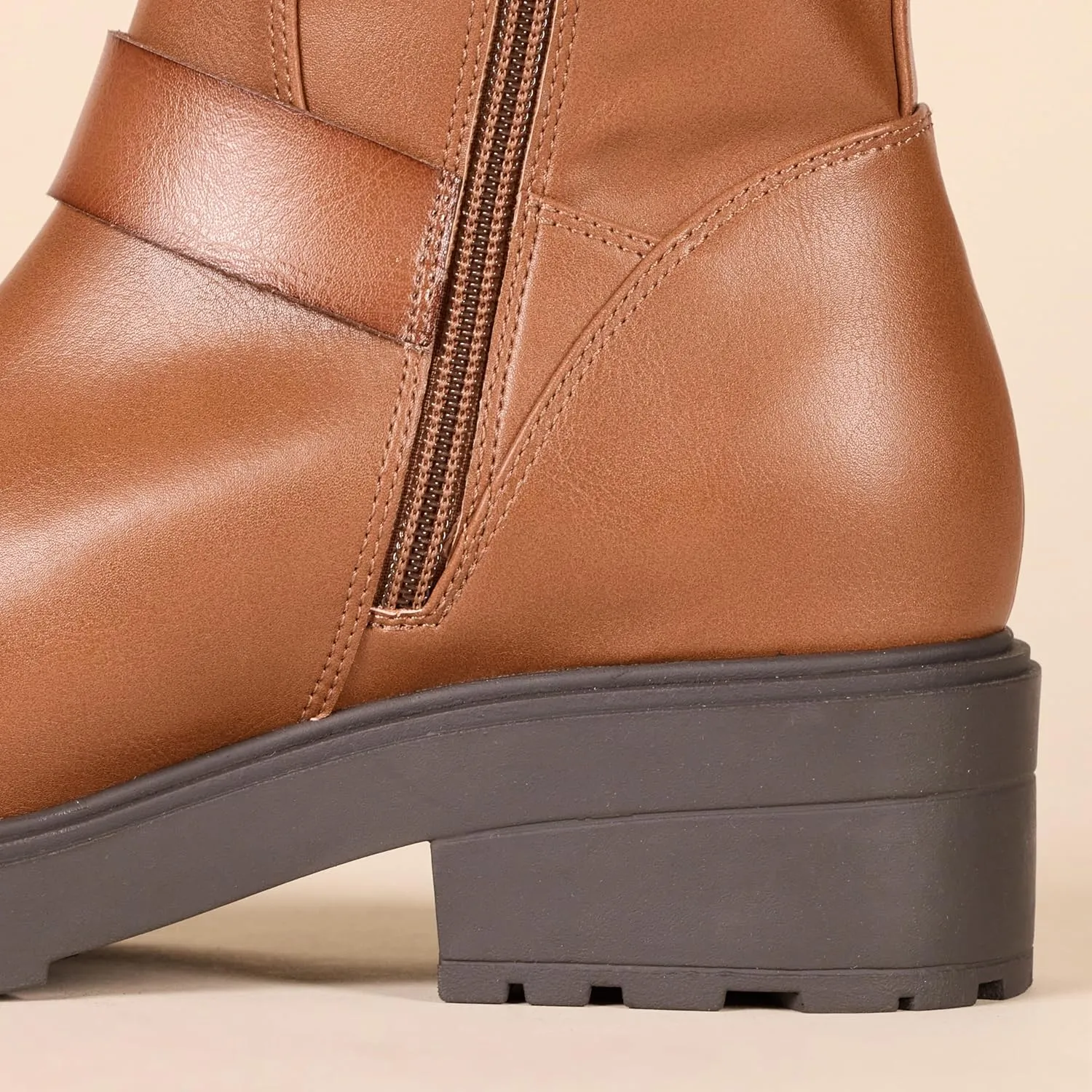 Amazon Essentials Women's Cropped Biker Boot