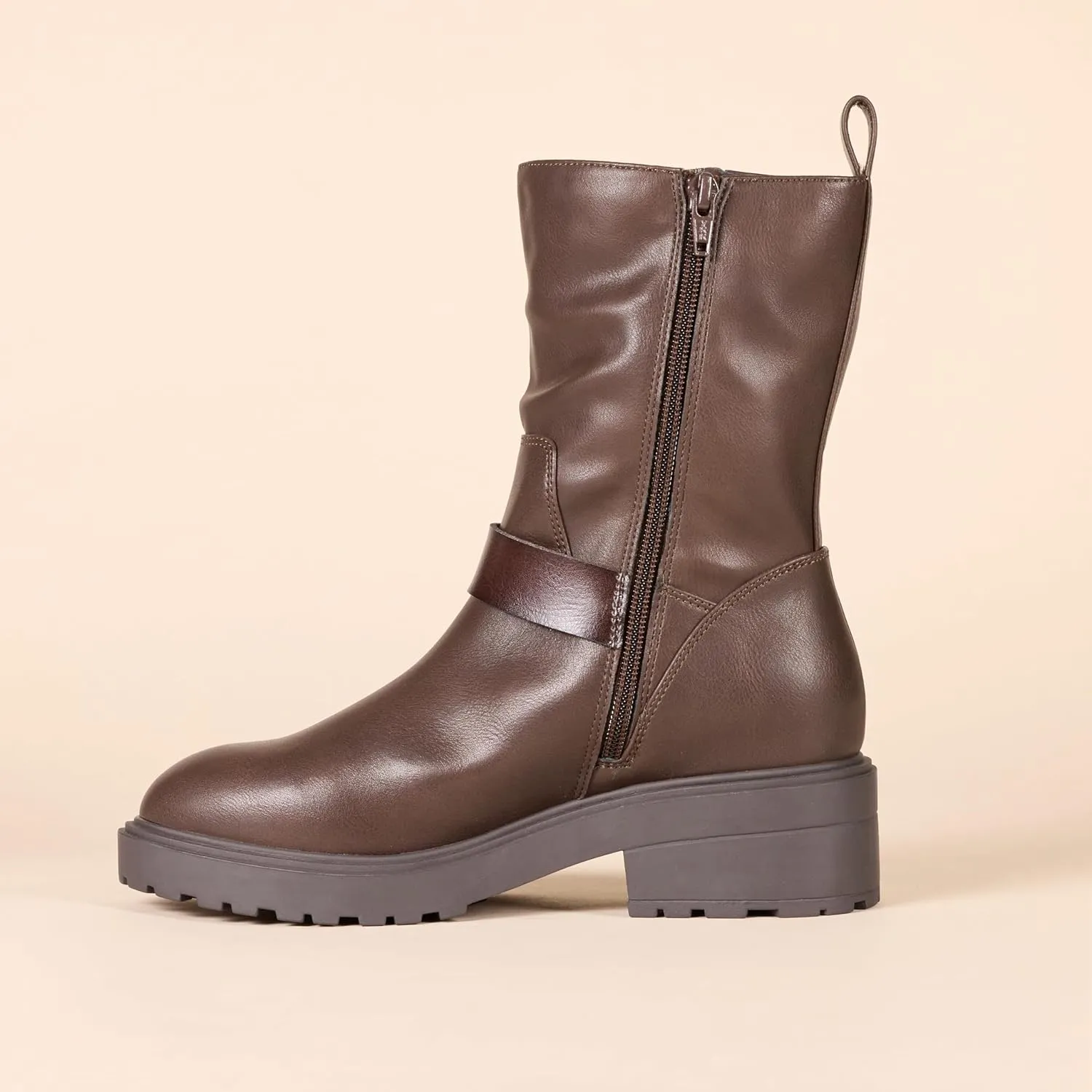 Amazon Essentials Women's Cropped Biker Boot