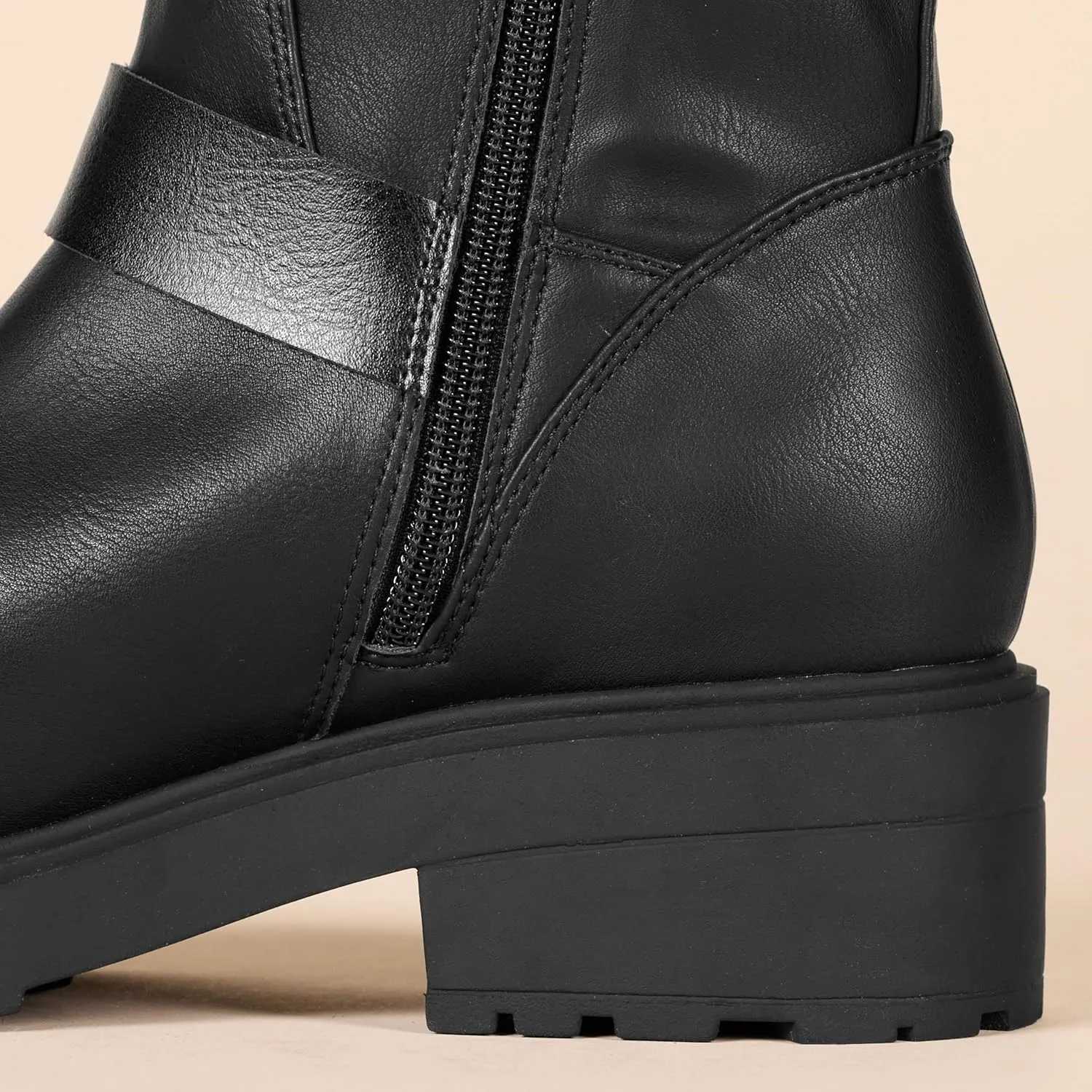 Amazon Essentials Women's Cropped Biker Boot