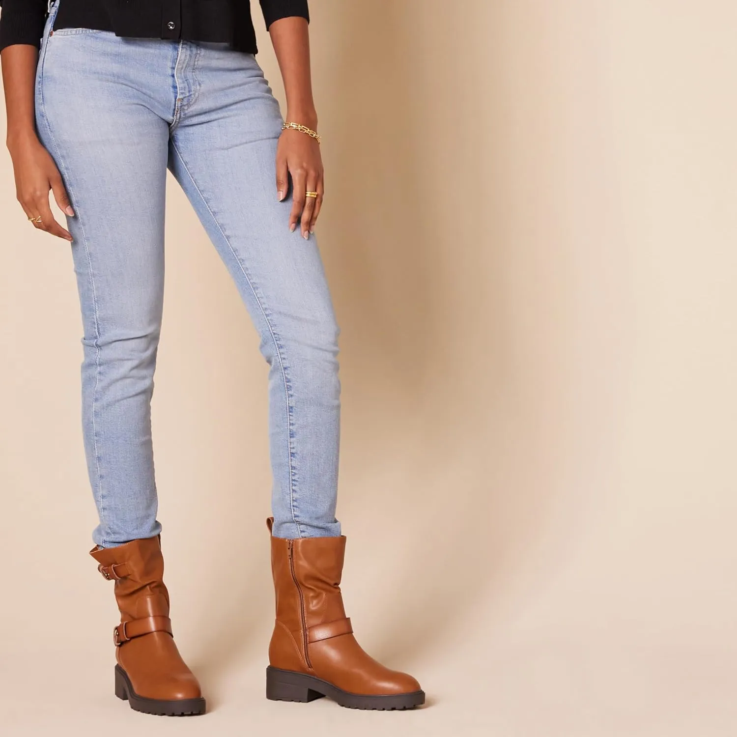 Amazon Essentials Women's Cropped Biker Boot