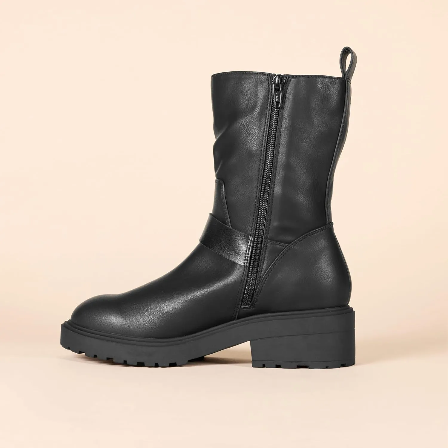 Amazon Essentials Women's Cropped Biker Boot