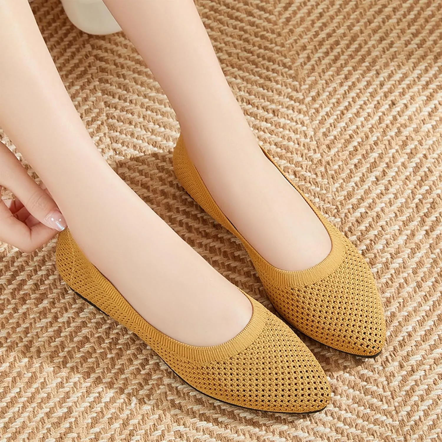 Women's Pointed Toe Slip-On Knit Flats,Breathable Mesh Soft Sole Comfortable Ballet Flats Casual Walking Work Dressy Loafers
